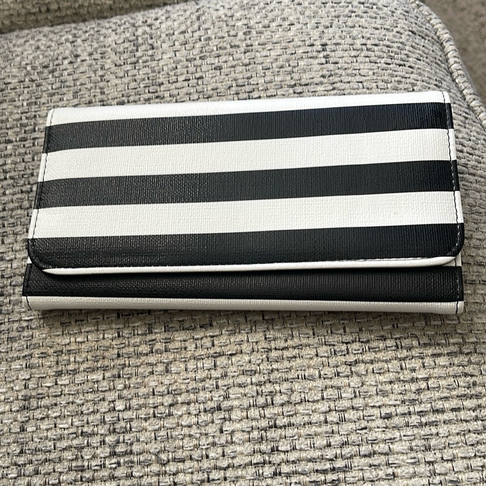 Kut from the Kloth Tri Fold Wallet